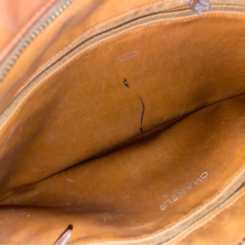 Vintage Chanel brown leather quilted tote bag - Picture 5 of 11